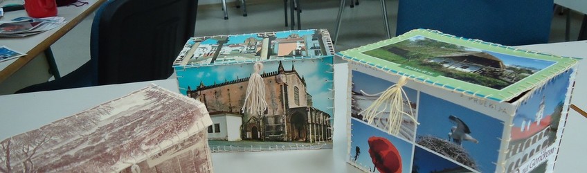 Škatlice iz razglednic